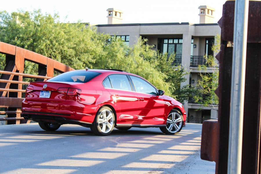  Volkswagen Jetta GLI (Typ 1B) 2015 года  (NA) (фото 10 из 40)